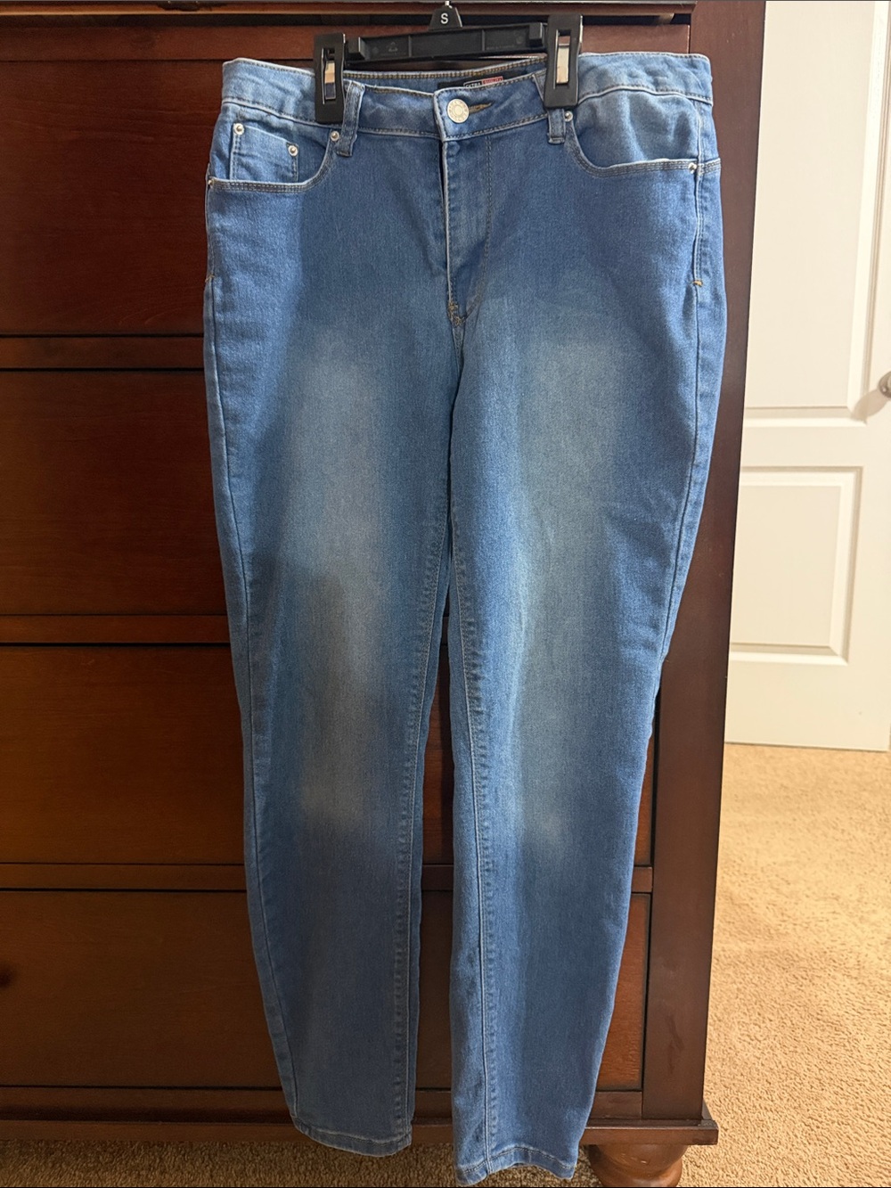 Denim fever Classic Women's Blue Denim Jeans. Size 10.